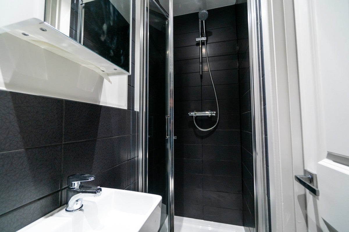 Room Curzon Street in Reading