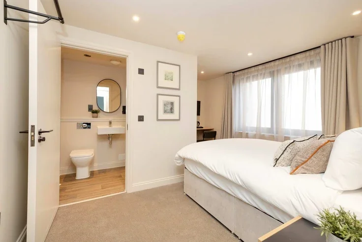 Room High Street in City of Edinburgh