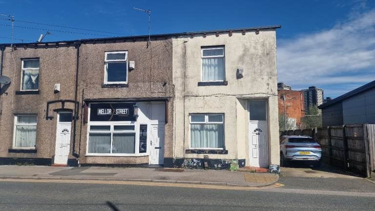 Flat Lower Wheat End in Milnrow