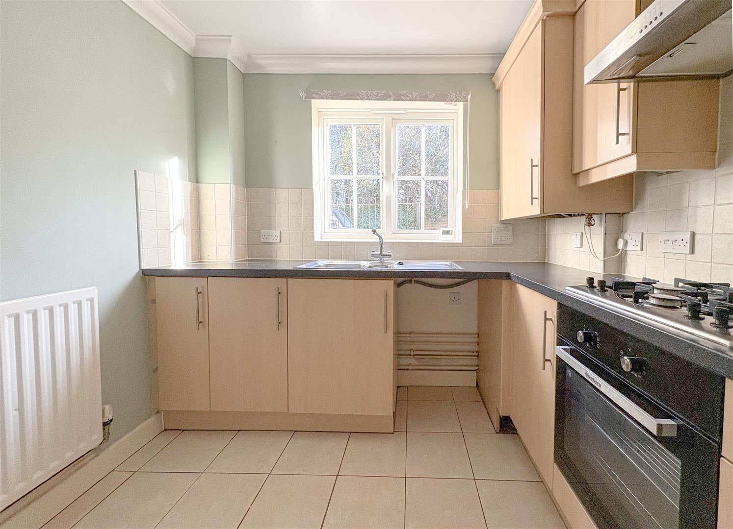 Flat Knowsley Court in Hastings