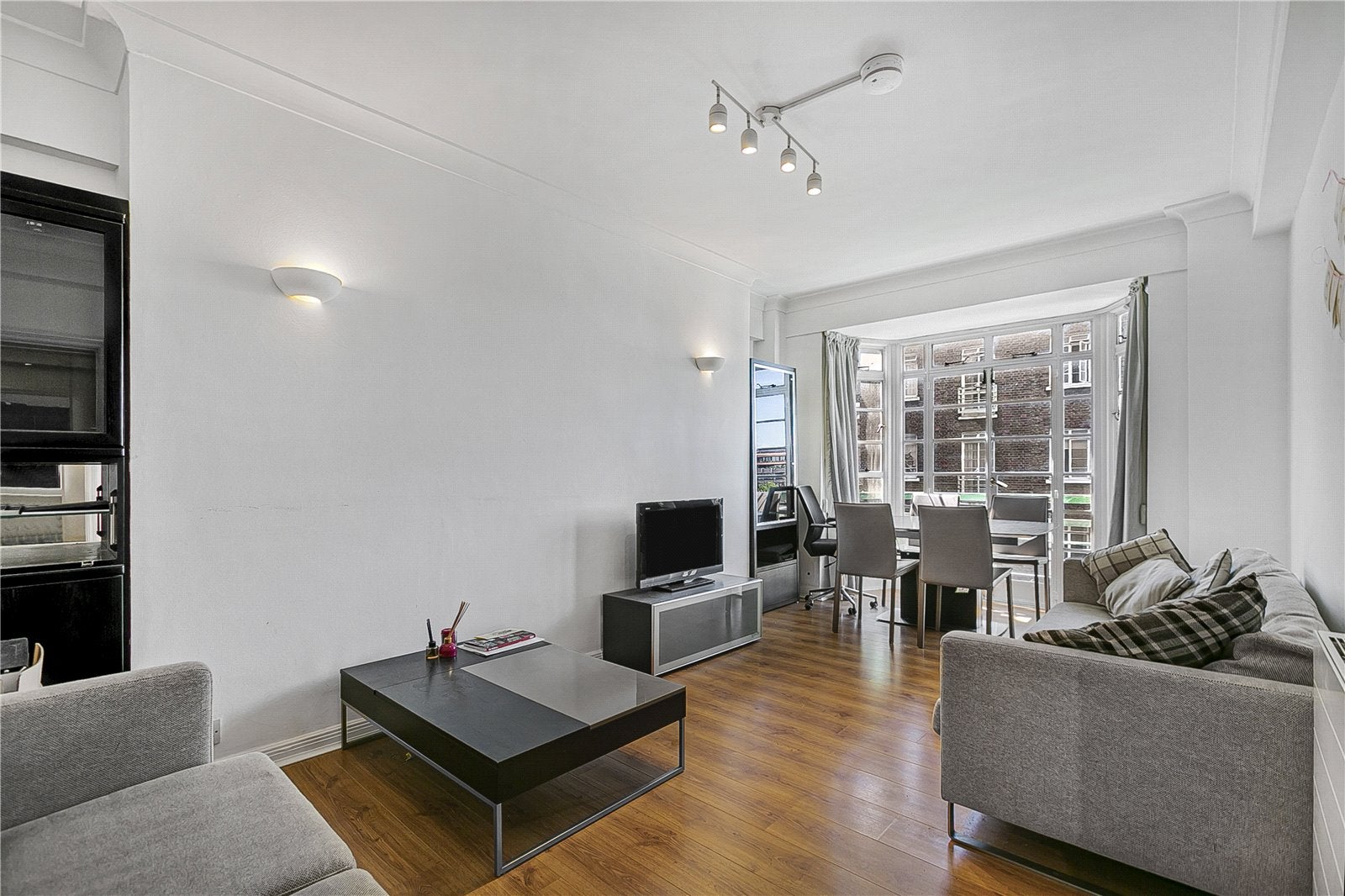 Flat Bickenhall Street in City of Westminster