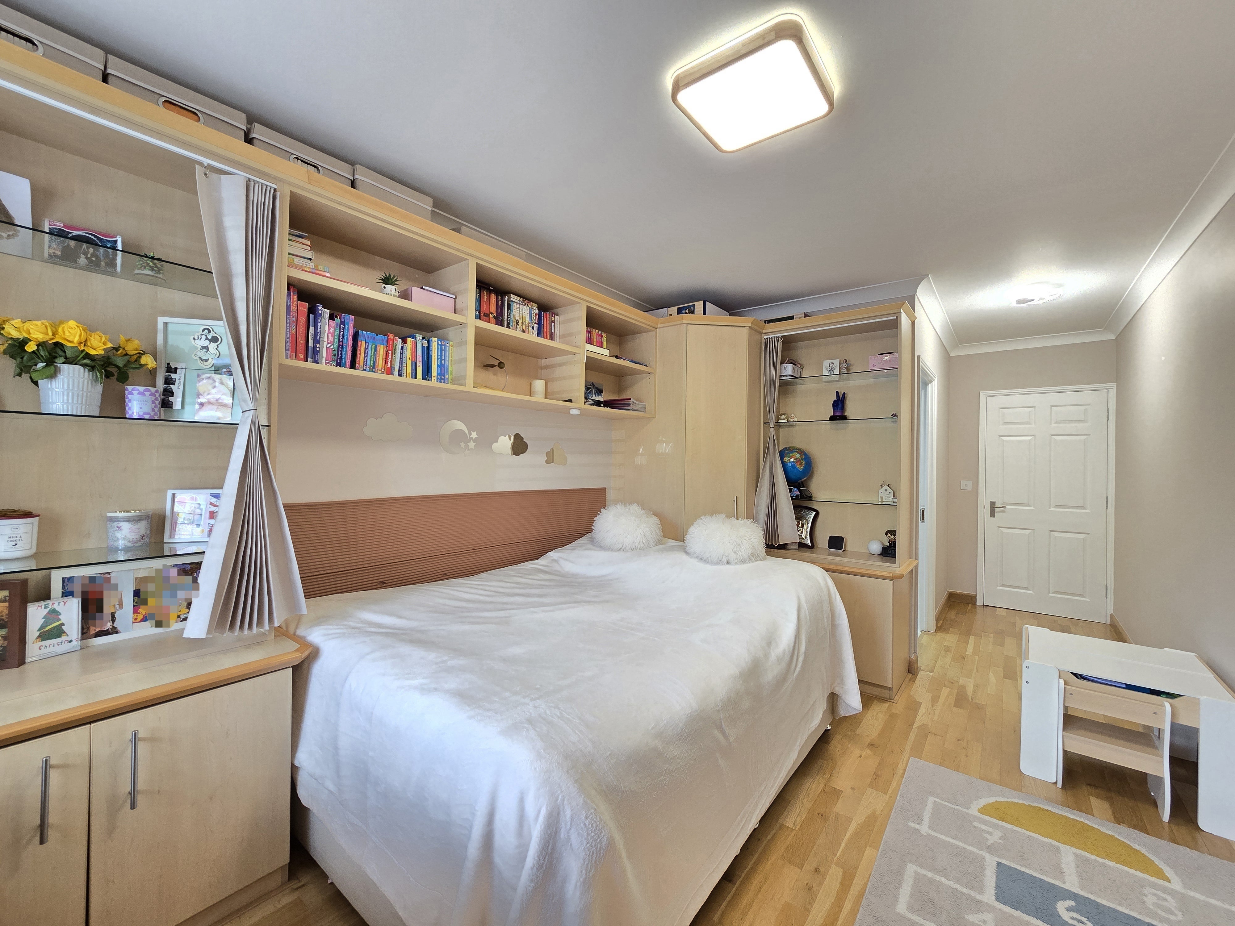 Flat Pickard Close in Greater London