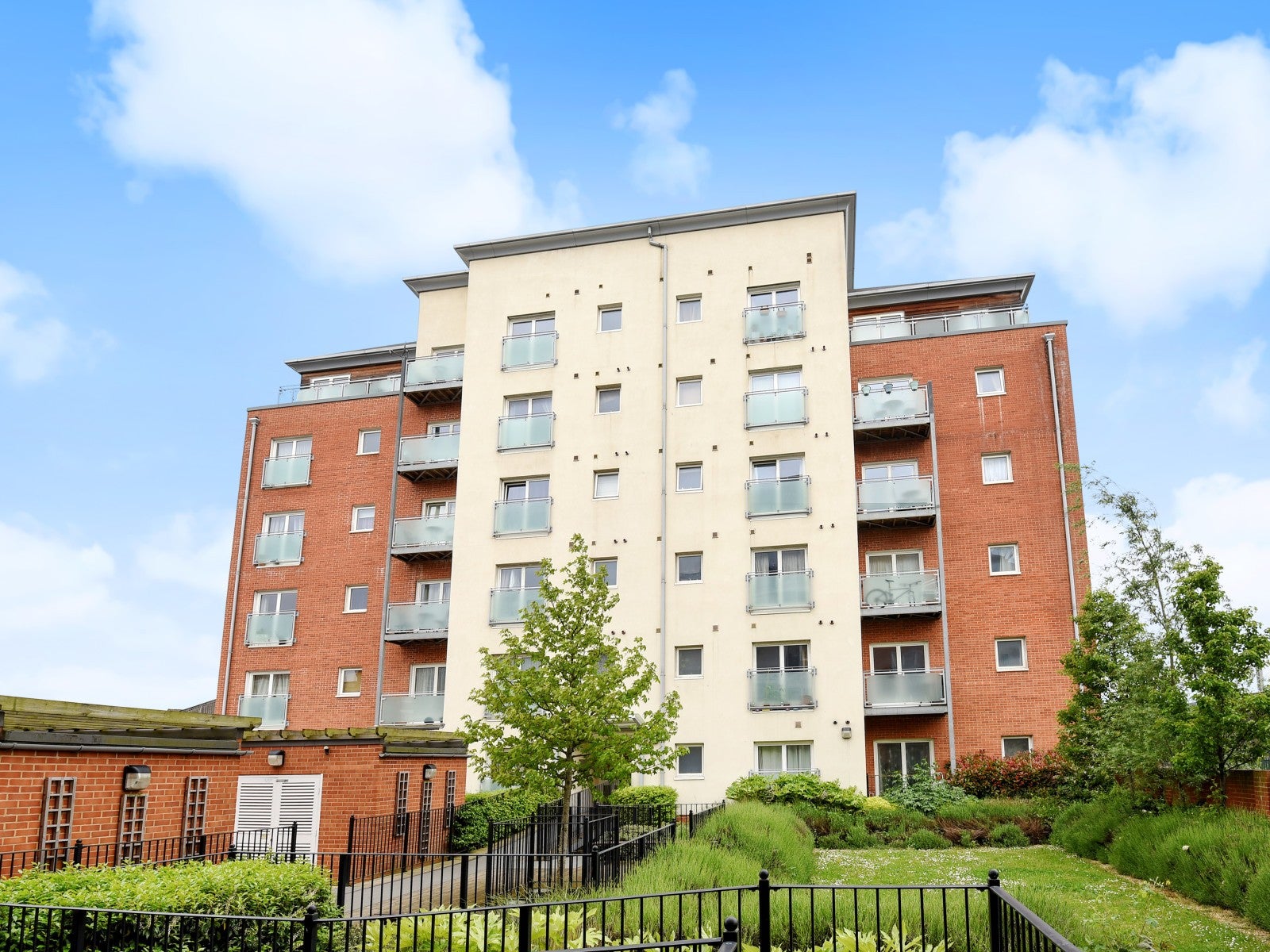 Flat Caversham Road in Reading