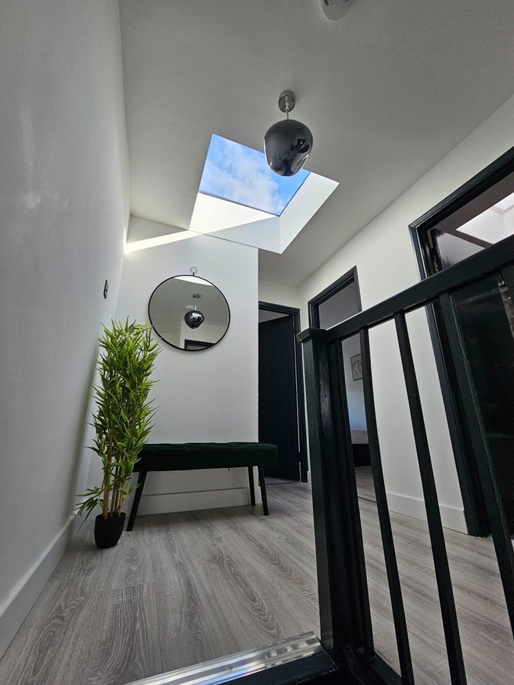 Room Thatcher Close in Greater London