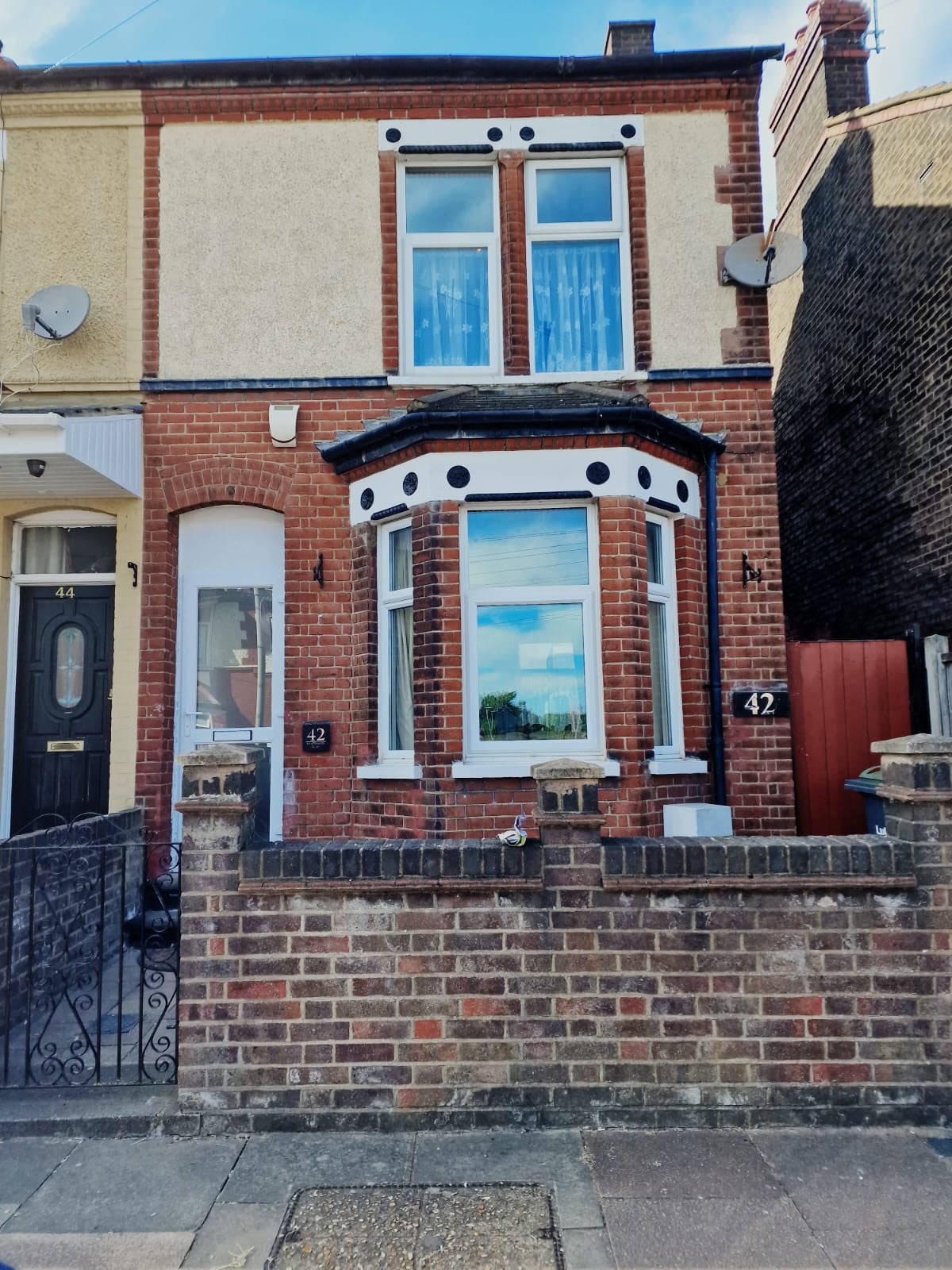 House Shaftesbury Road in Luton