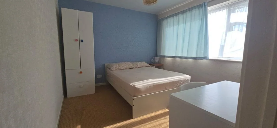 Room Trinity Close in Borough of Spelthorne