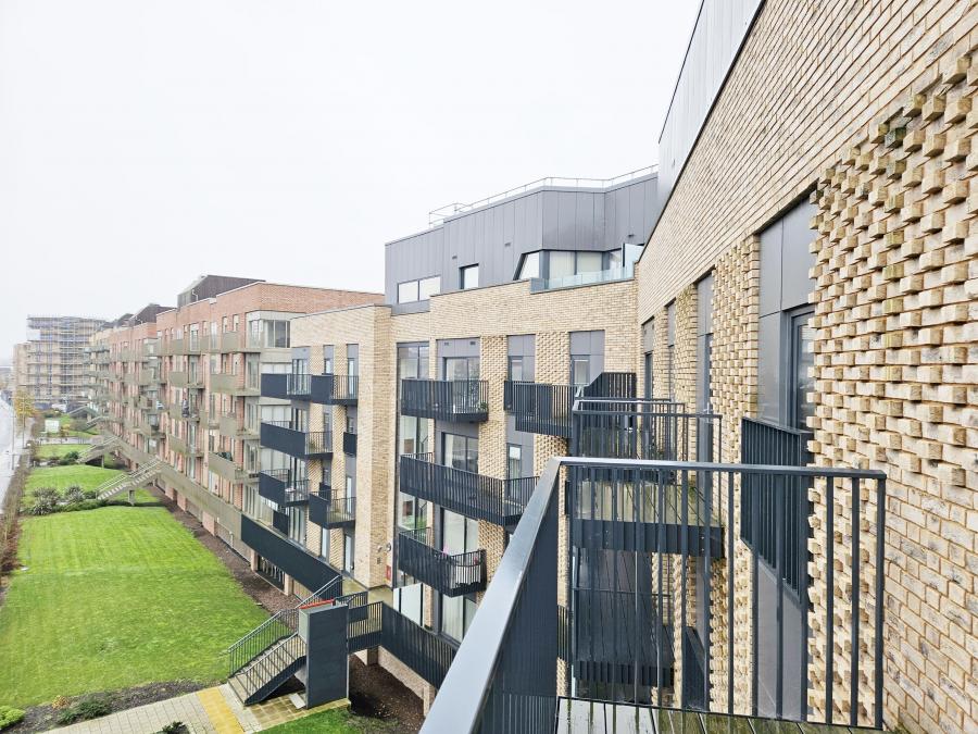 Flat Leacon Road in Ashford
