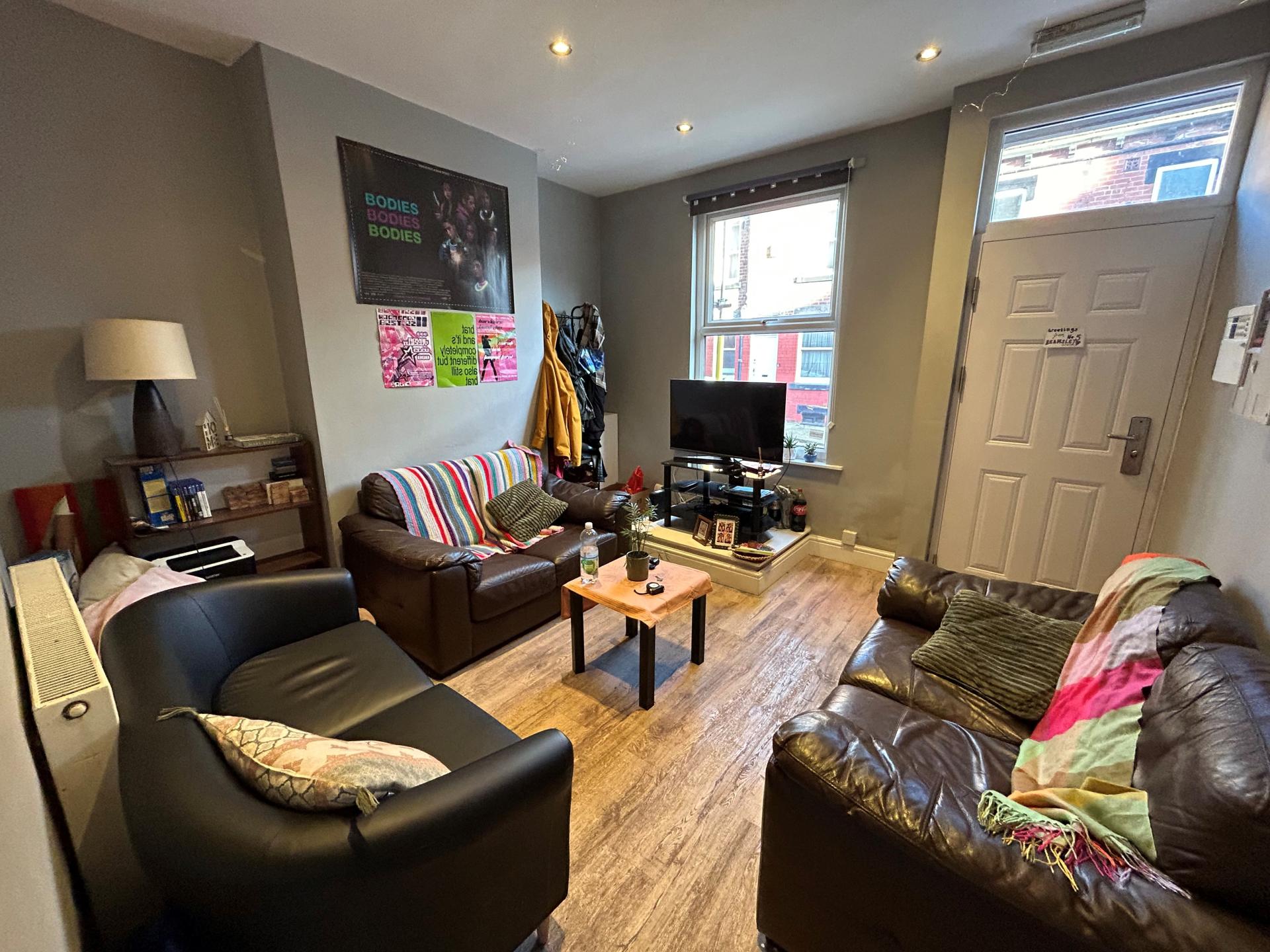 Flat Harold Grove in Leeds