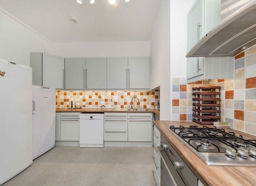 Flat Lissenden Gardens in Greater London