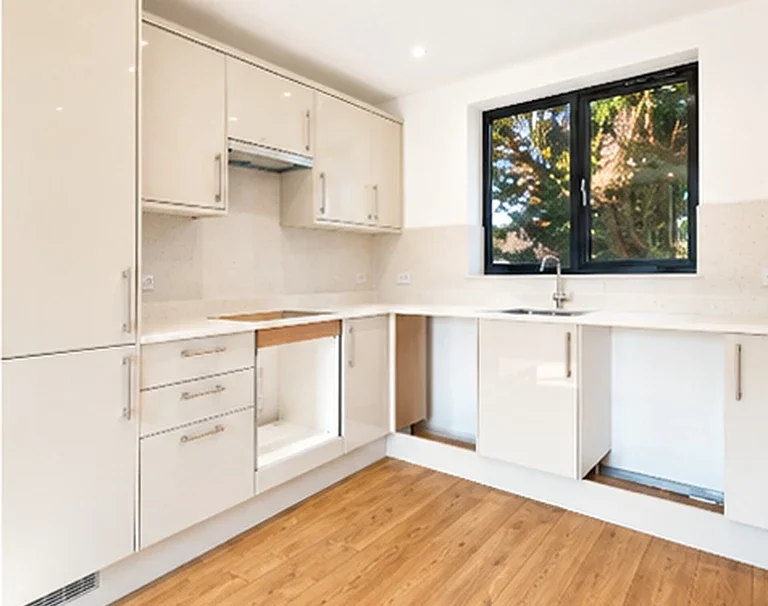 Flat Bushey Grove Road in Hertsmere