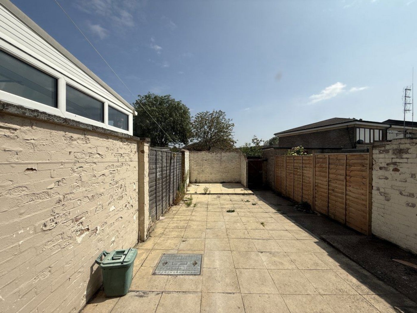 Flat Trent Road in Corby
