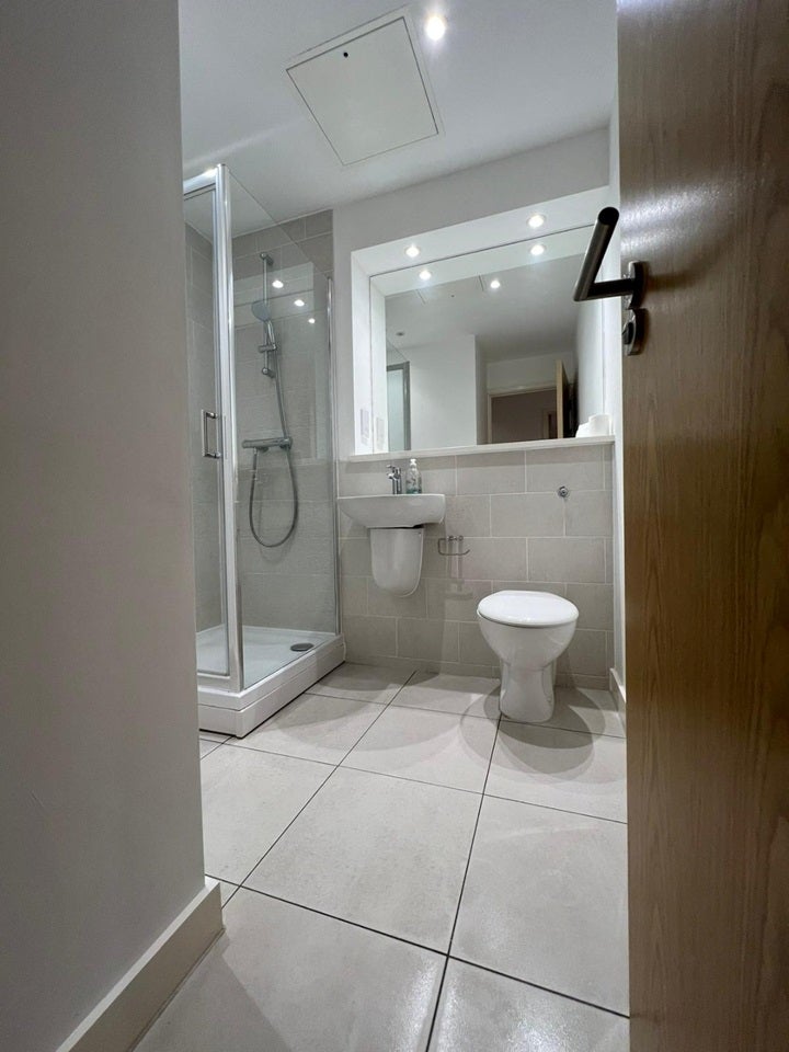 Flat Elmira Way in Salford