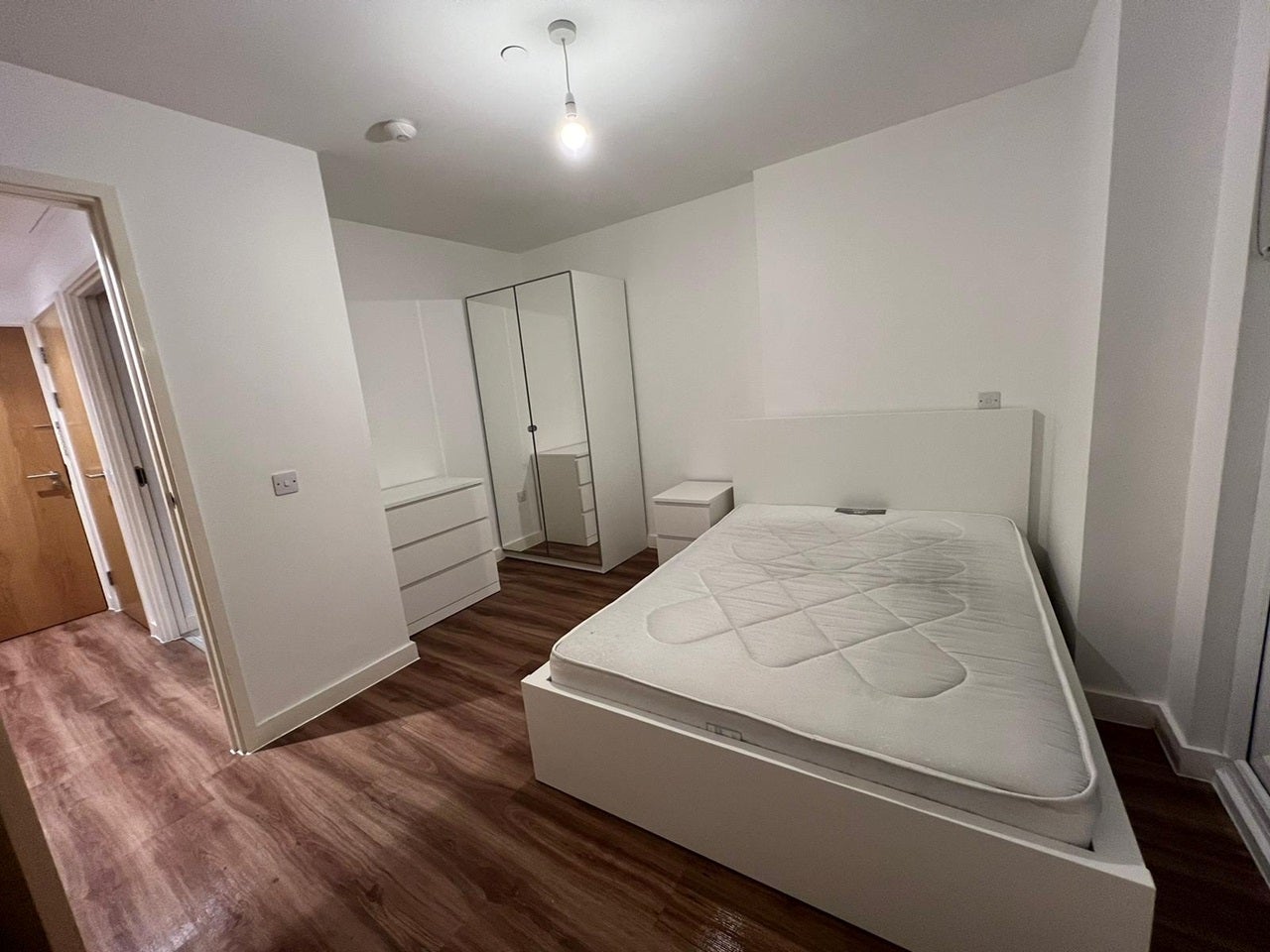 Flat Elmira Way in Salford