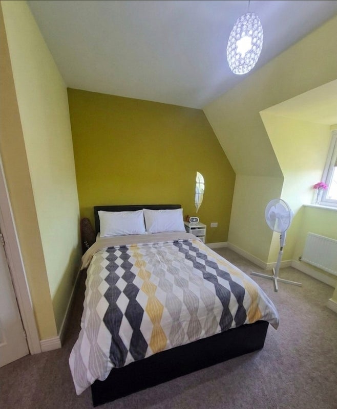 Room Eighteen Acre Drive in Bristol