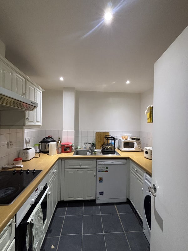 Room Premiere Place in Greater London