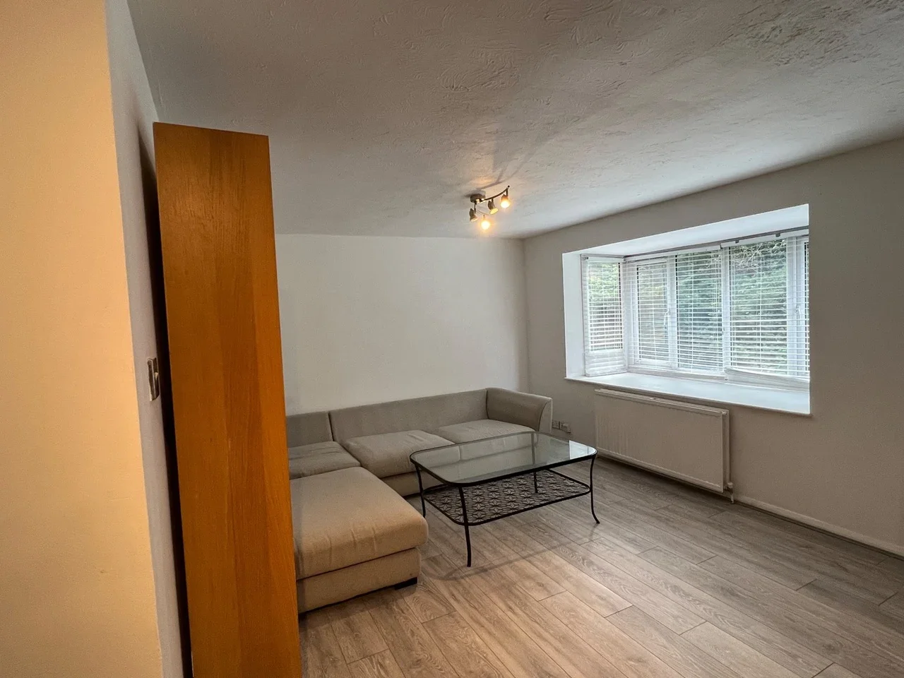 Flat Laburnum Close in Greater London