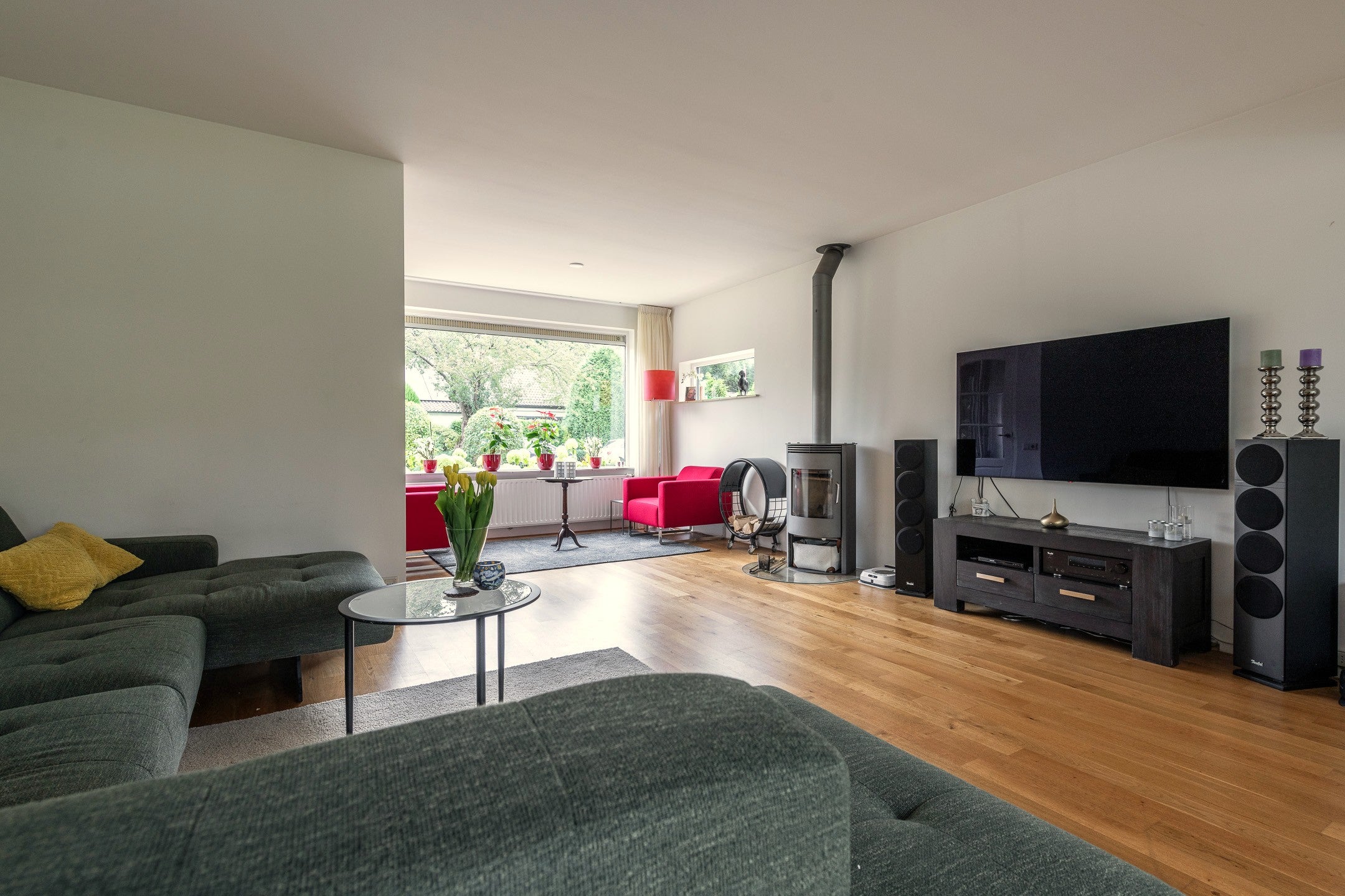 Twee-onder-één-kap te koop: Burg. Van Holthelaan 3, Zeist