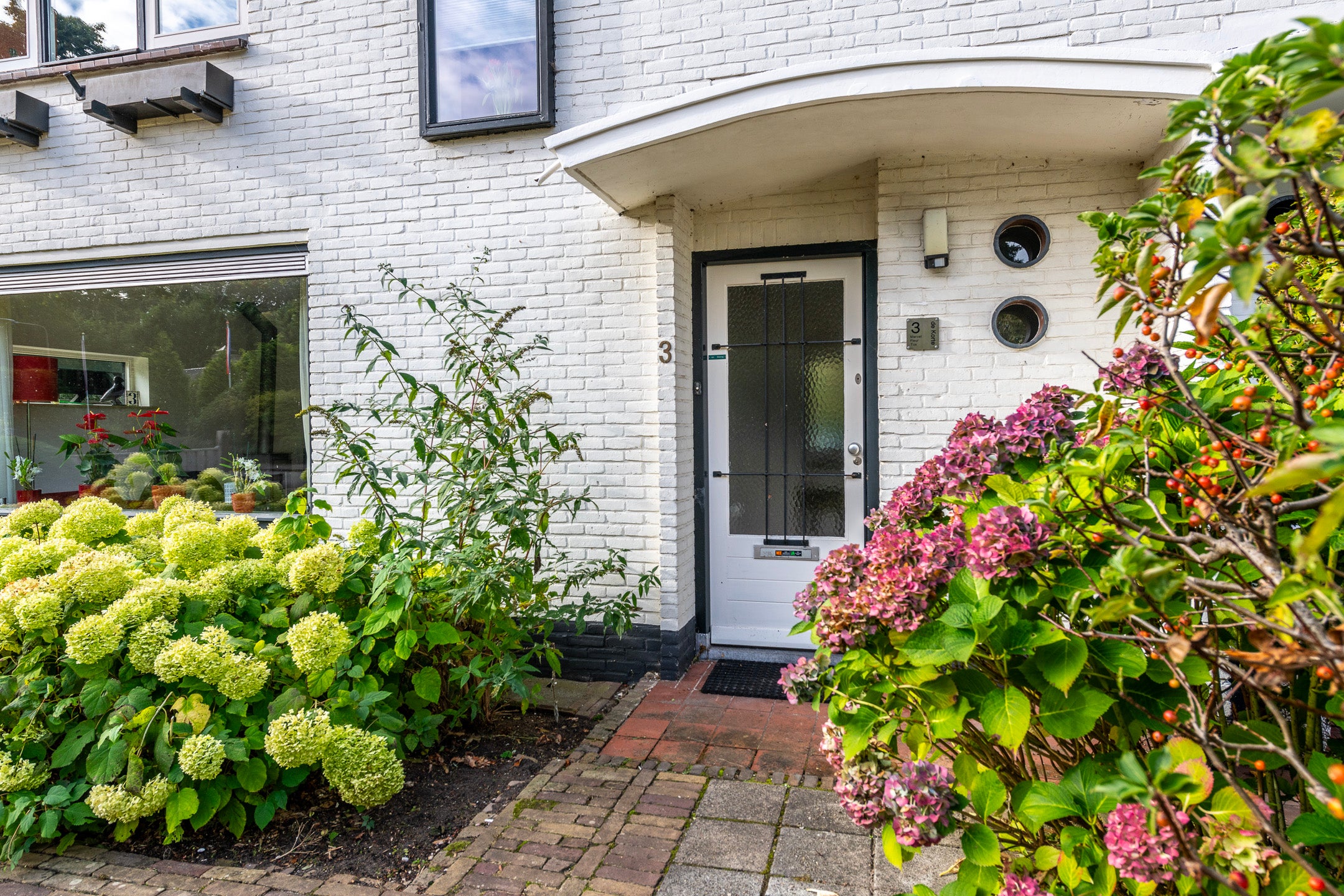 Twee-onder-één-kap te koop: Burg. Van Holthelaan 3, Zeist