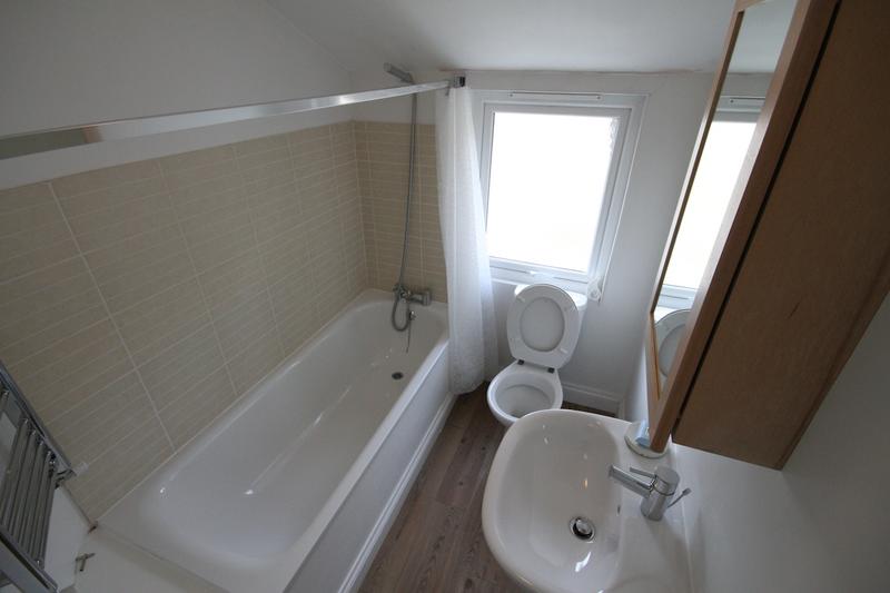 Room Gap Road in Greater London