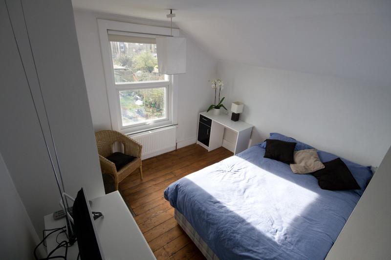 Room Gap Road in Greater London
