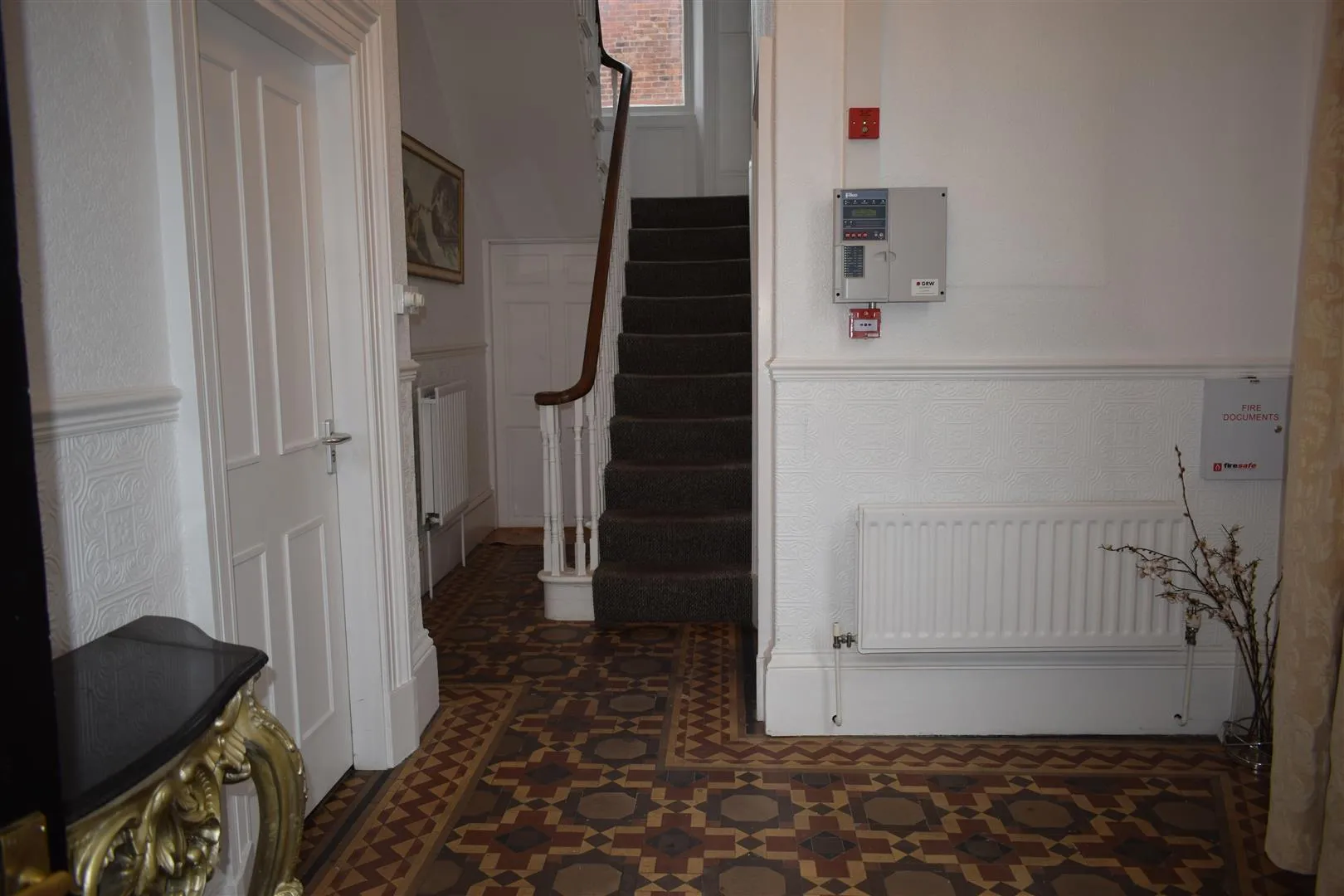 Room College Grove Road in Wakefield