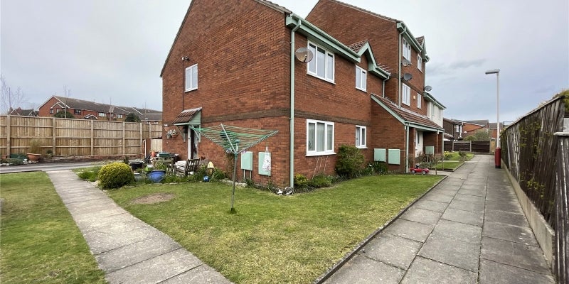 Flat Preston Road in Southport