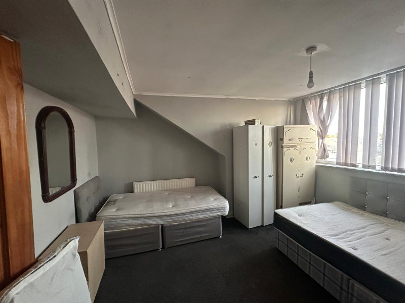 Room Lapage Street in Bradford