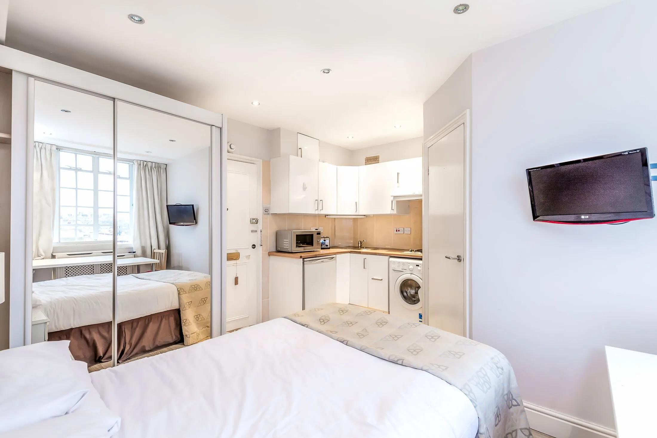 Flat Elystan Street in Greater London
