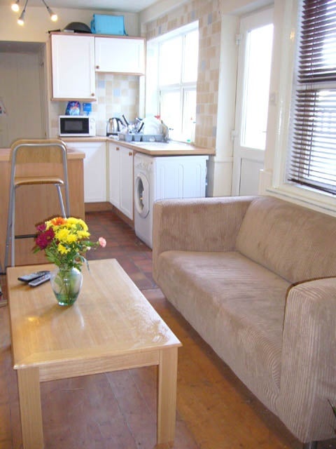 Room Eastcott Hill in Swindon