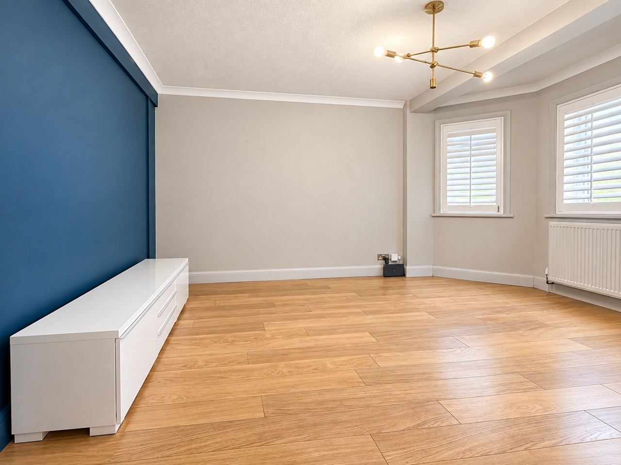 Flat Merton Road in Greater London