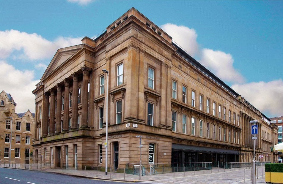 Flat Ingram Street in Glasgow