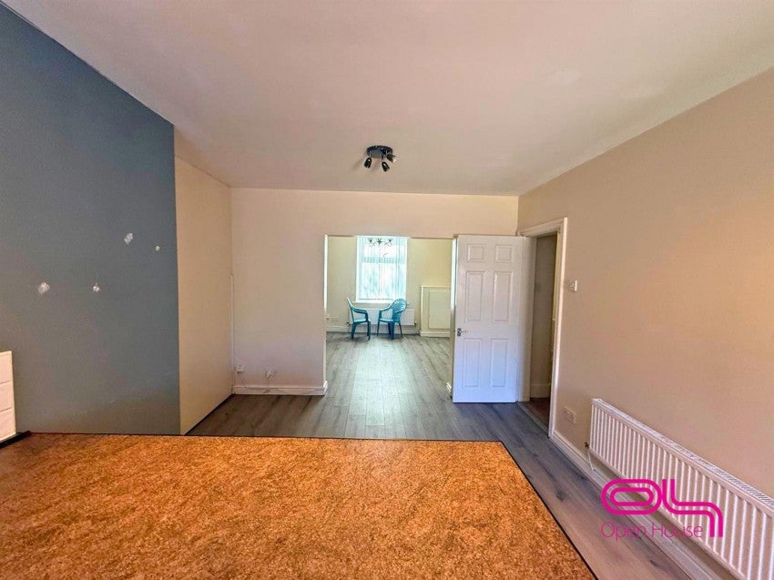 Flat Eden Street in Bolton