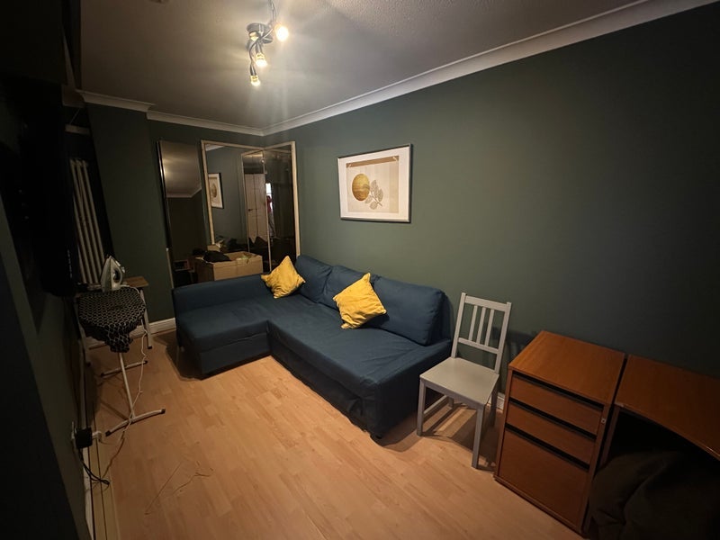 Room Lockesfield Place in Greater London