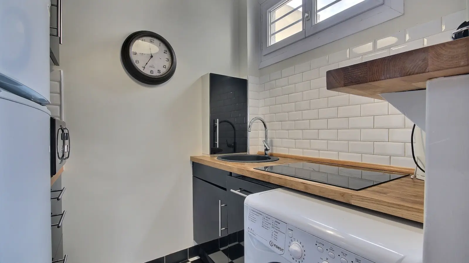 Flat Rue Mansart in Paris