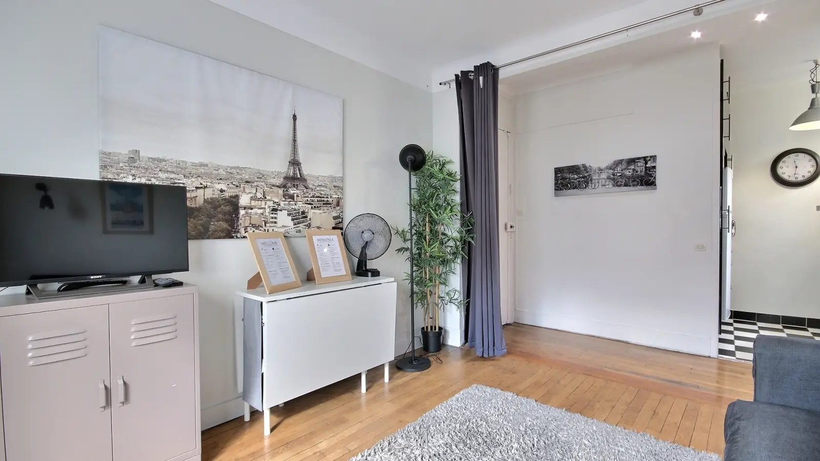 Flat Rue Mansart in Paris