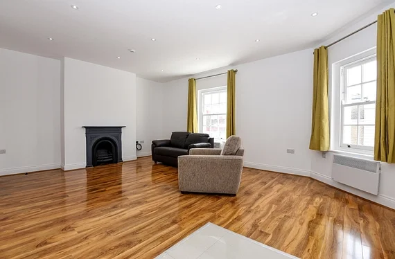 Flat Quex Road in Greater London