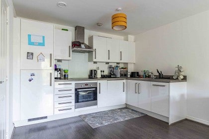 Flat Elstree Way in Hertsmere