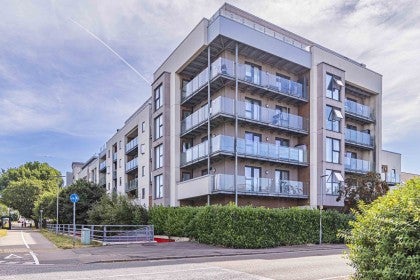 Flat Elstree Way in Hertsmere