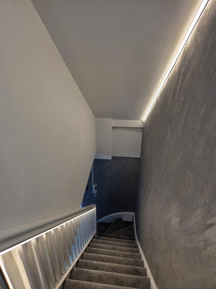 Flat Sweeney Crescent in Greater London