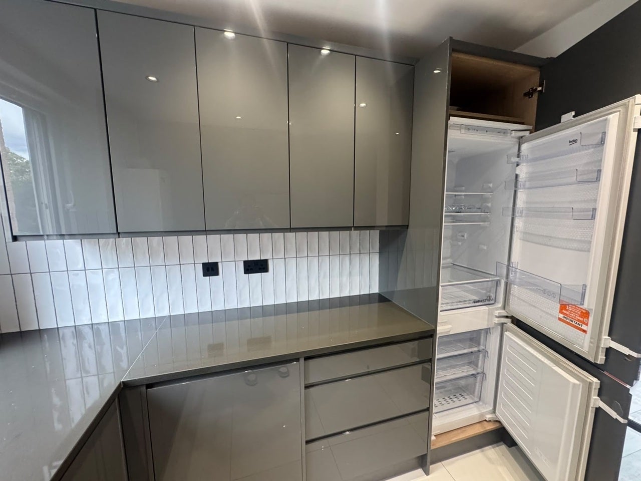 Flat Sweeney Crescent in Greater London