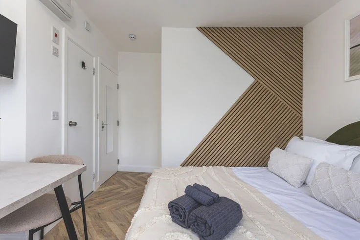 Flat Kelvin Road in Greater London