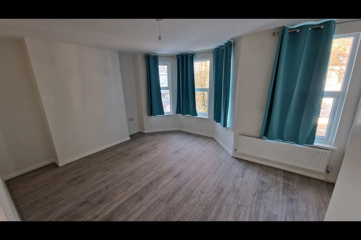 Room Cobham Road in Greater London