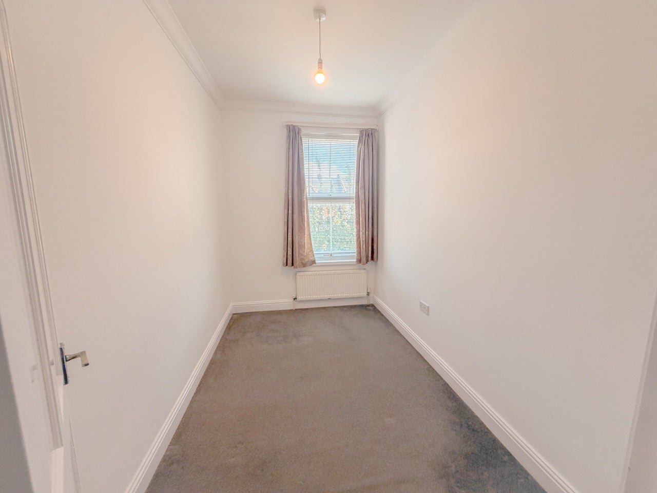 Flat Ingleby Road in Greater London