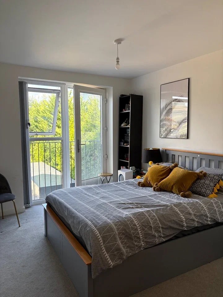 Flat Purley Knoll in Greater London