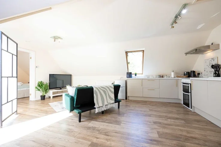 Room Hale Road in Trafford