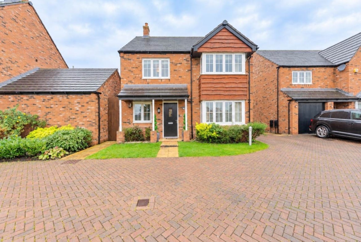 House Highlander Road in Chester