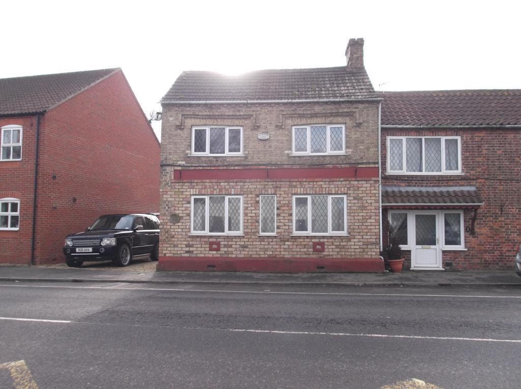 House High Street in South Holland