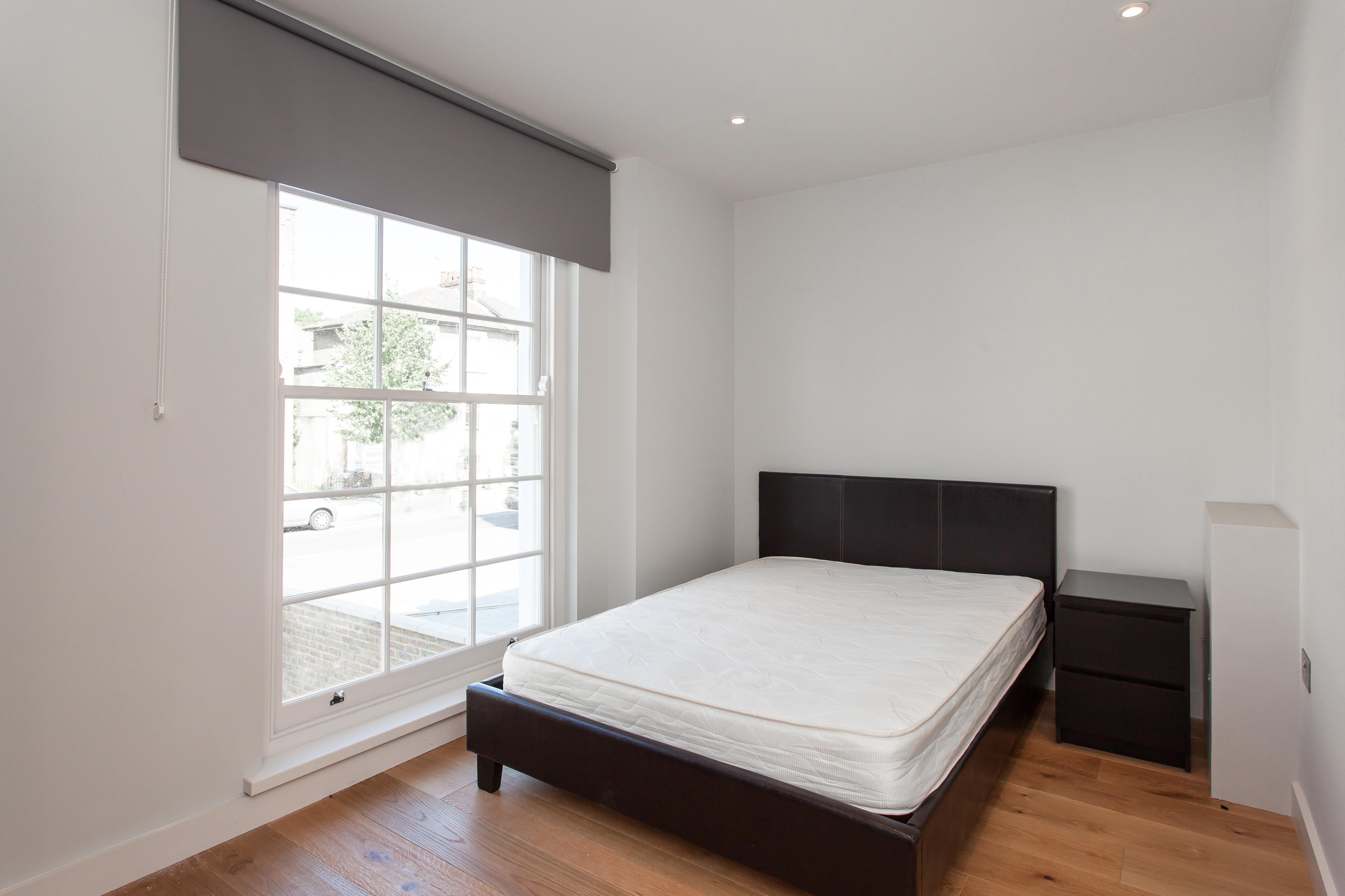 Flat Southgate Road in Greater London