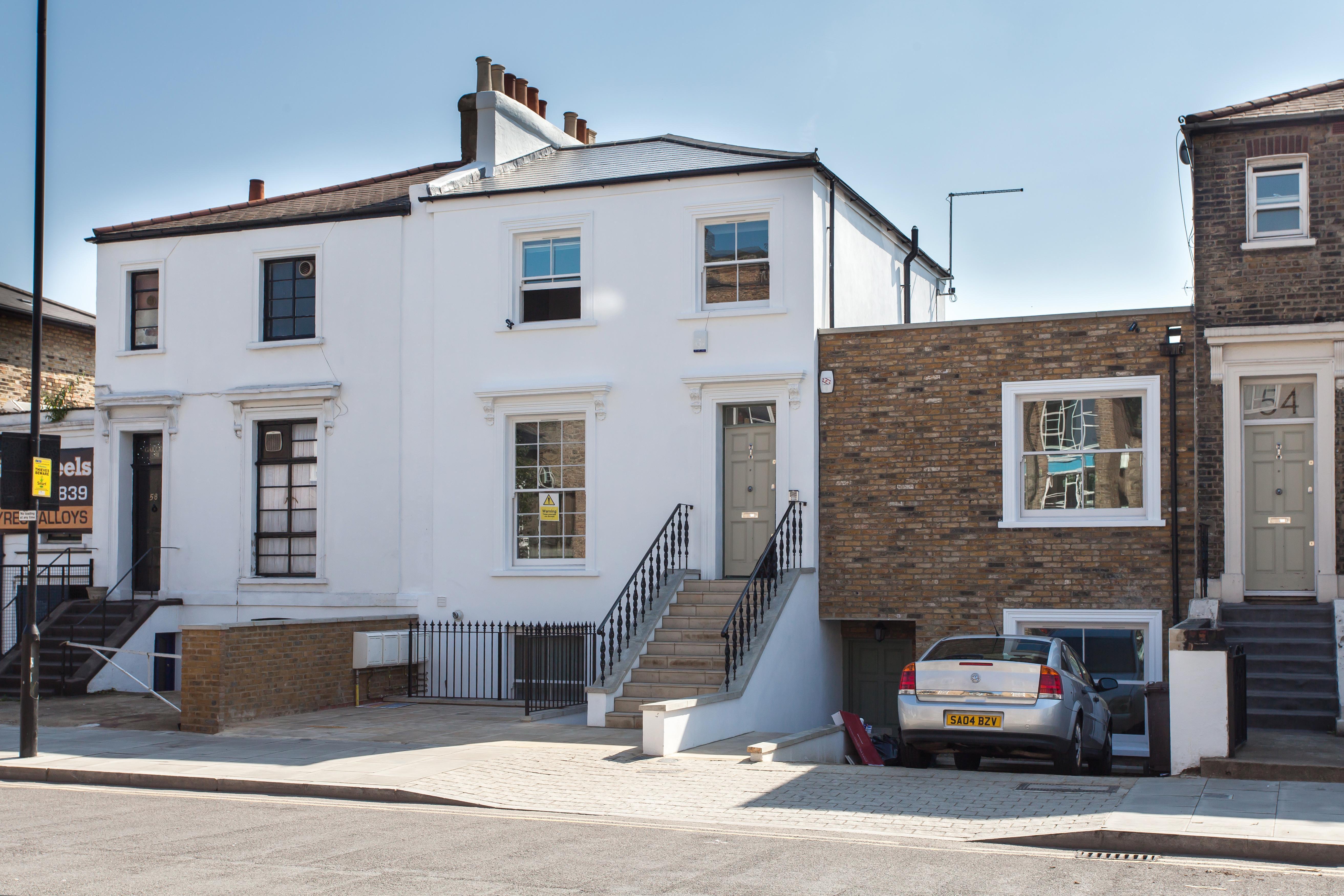 Flat Southgate Road in Greater London
