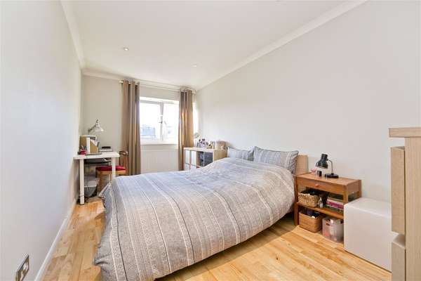 Flat Highbury Grove in Greater London